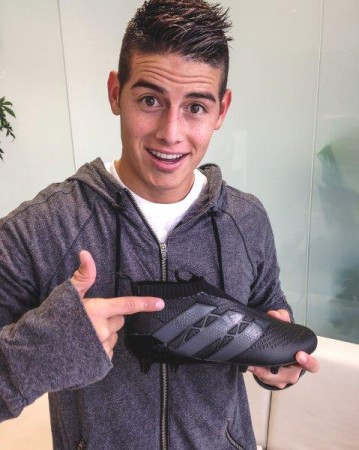 Adidas Leceless - бутси без шнурків. Хамес рекомендує)